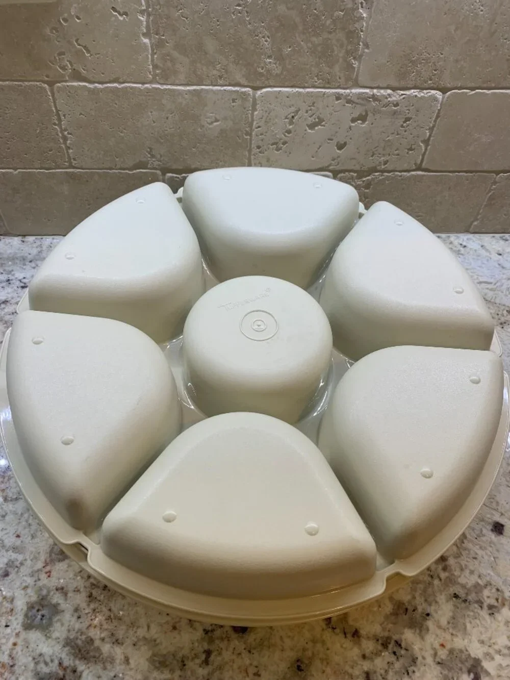 Tupperware vegetable and dip tray with lid and removable center bowl/lid